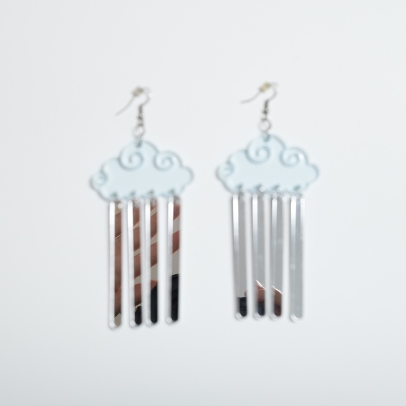 Handmade acrylic UV cloud mirror drop earrings - Picture 6 of 6